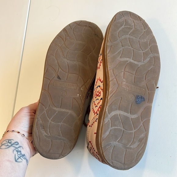 Sun and Stone - 9.5, canvas tie boat shoes - Picture 6 of 6